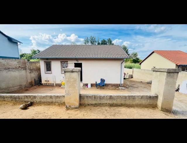 3 BEDROOM HOUSE FOR SALE IN BLOUBOSRAND